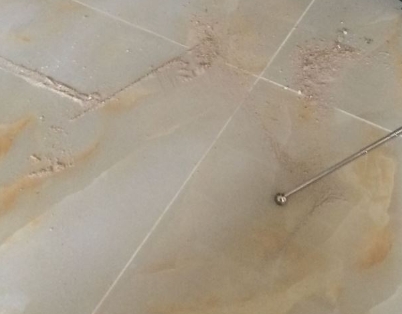 丘北瓷砖空鼓维修公司分享粘合剂选择不当在瓷砖铺贴过程中可能导致以下问题