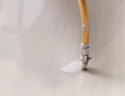 丘北瓷砖空鼓维修公司专业解答在瓷砖铺贴过程中，如果使用的砂料过粗（如全部使用了粗砂），可能会导致以下问题